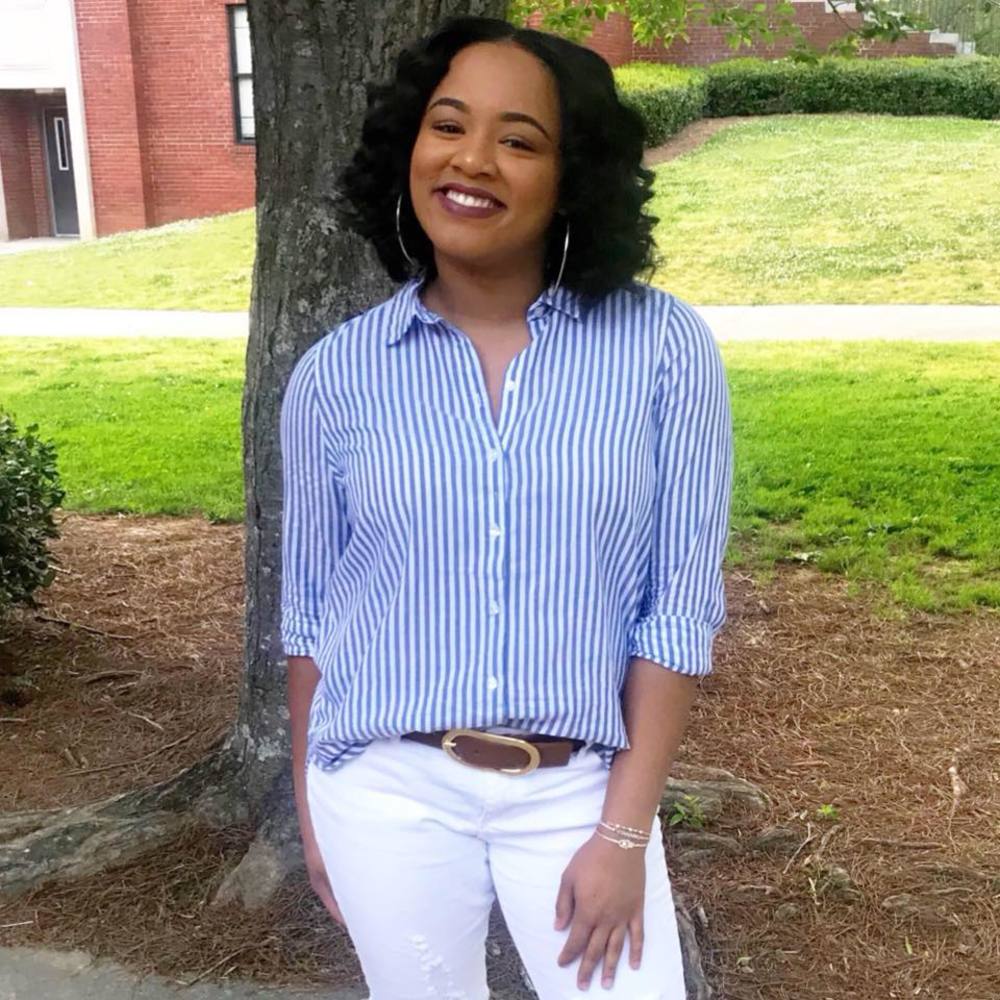 Meet your Posher, Kayla